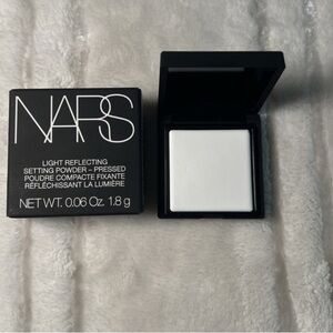 NEW NARS Compact with White Setting Powder
